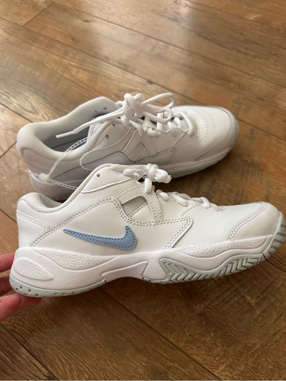 New Nike court lite 2 tennis shoes women size 7